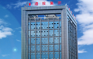 阿不來提·阿不都熱西提副主席，時任國家質(zhì)檢總局局長王勇、婁勤儉副部長與參賽選手合影留念
